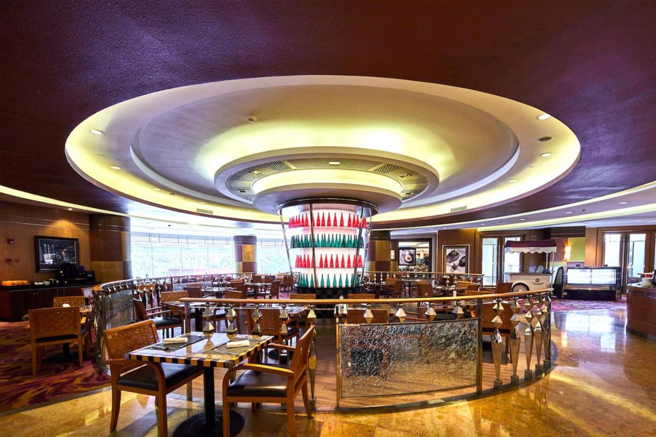 Renaissance Shanghai Pudong Hotel Buitenkant foto