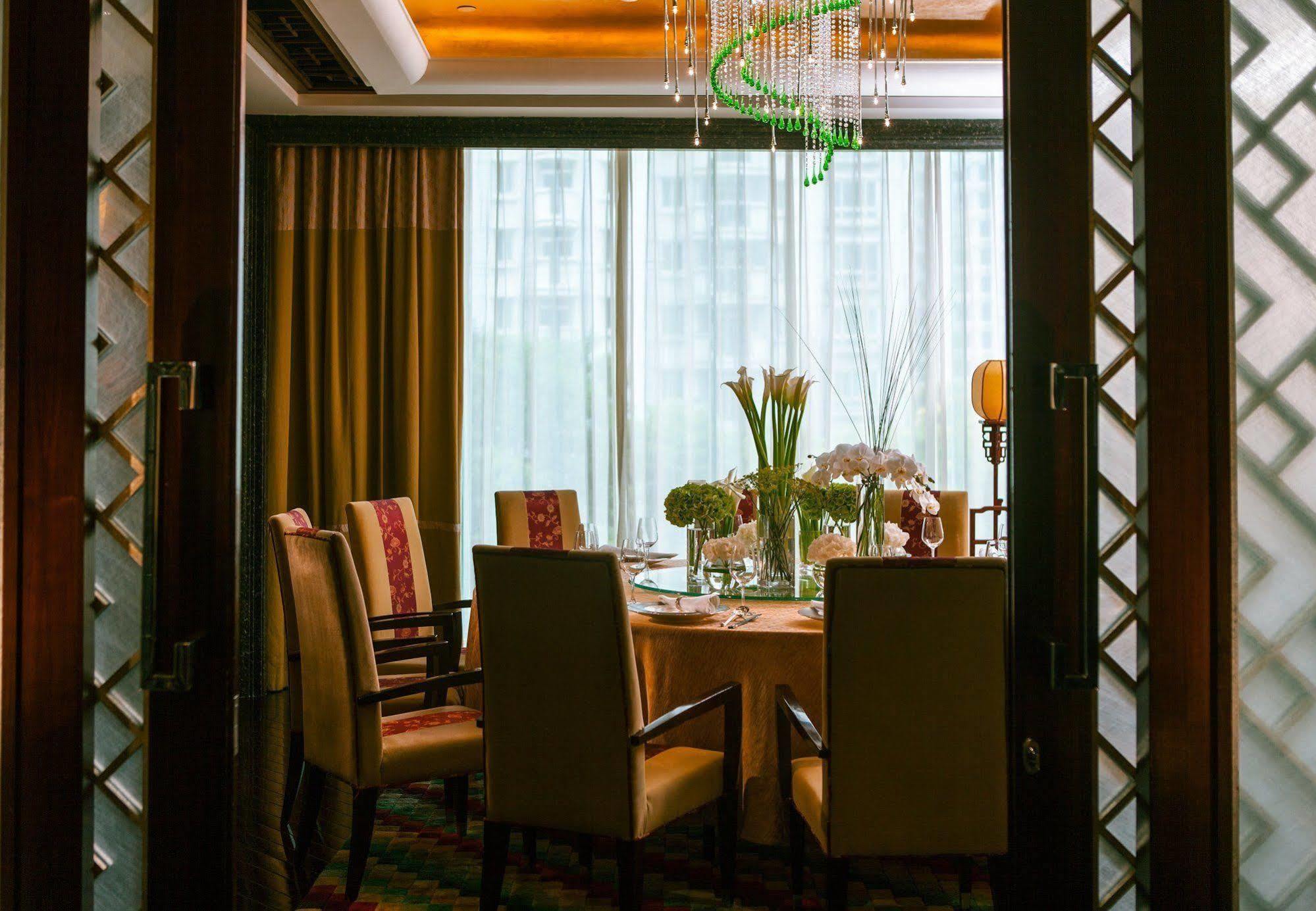 Renaissance Shanghai Pudong Hotel Buitenkant foto